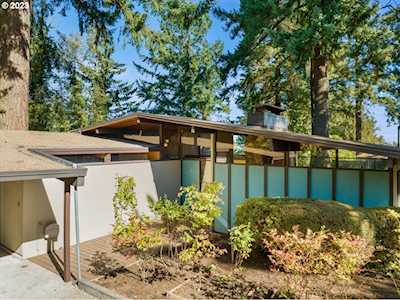 2045 Hillcrest DR West Linn, OR 97068