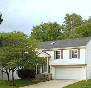 2620 Eardman Ct Westland, MI 48186