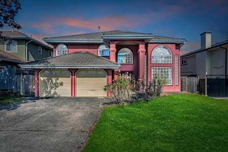 12243 66 Avenue Surrey, BC V3W 2A3
