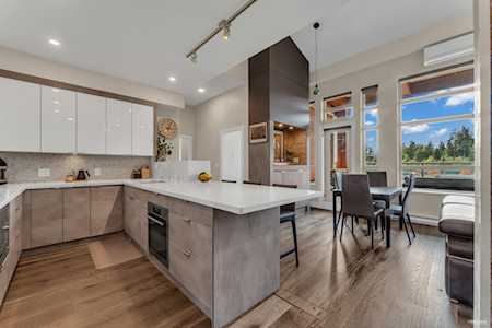 3602 Aldercrest Drive #506 North Vancouver, BC V7G 0A2