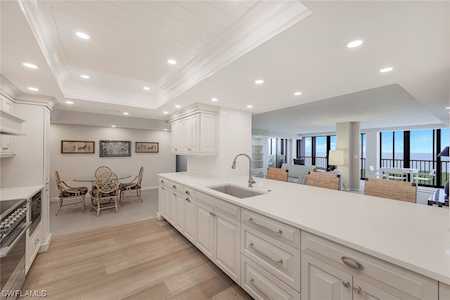 5601 Turtle Bay Dr #2002 Naples, FL 34108