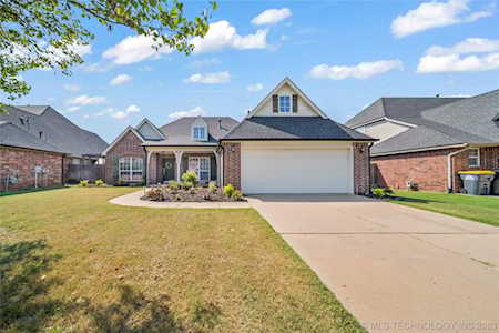 11716 S Willow St Jenks, OK 74037