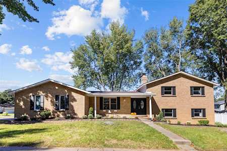 405 Hunters Ridge St Charles, MO 63301