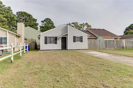3863 E Peachtree Ln Portsmouth, VA 23703