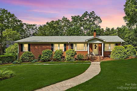 226 Henderson Circle Harrisburg, NC 28075