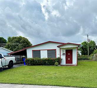 4340 NW 62nd St North Lauderdale, FL 33319
