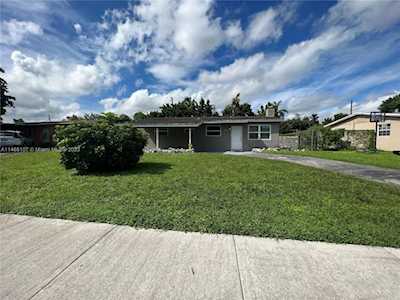 5911 NW 42nd Ter North Lauderdale, FL 33319