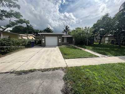 6820 SW 7th Ct North Lauderdale, FL 33068
