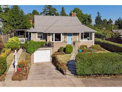 8136 SW 10th AVE Portland, OR 97219