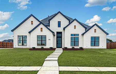 331 Broadmoor Drive Haslet, TX 76052