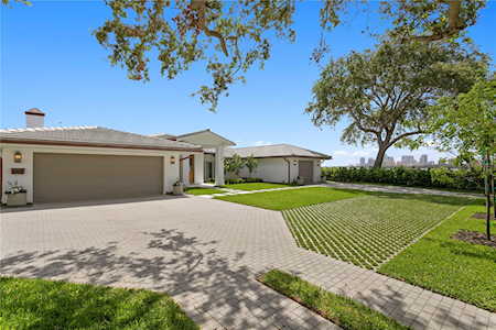 127 Bay Point Dr NE St. Petersburg, FL 33704