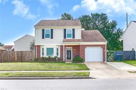 5513 Glen View Dr Virginia Beach, VA 23464