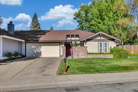 335 Rivertree Way Sacramento, CA 95831