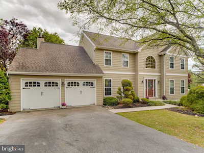 35 Pin Oak Dr Phoenixville, PA 19460
