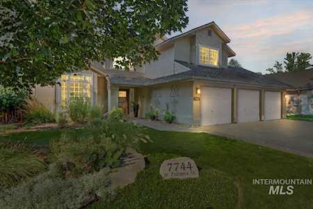7744 W Paloma St Boise, ID 83704-0701