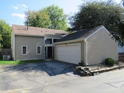 805 Crossbridge Ct Avon, IN 46123