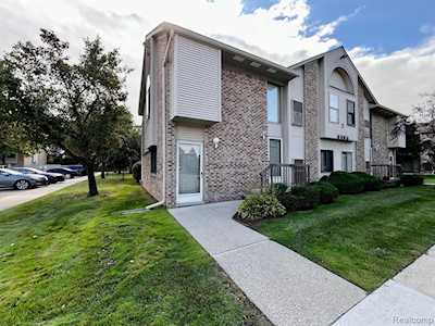42531 Lilley Pointe Dr #13 Canton Twp, MI 48187