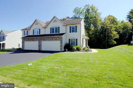 12 Regina Dr Reading, PA 19608