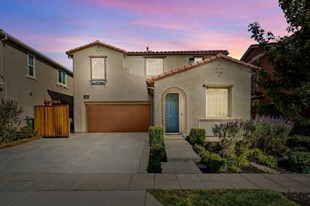 157 W Bonner Drive Mountain House, CA 95391