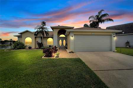 811 Christina CIRCLE Oldsmar, FL 34677