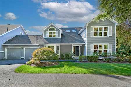 48 Bell Hollow Rd Mount Kisco, NY 10549