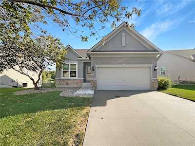 4813 Davis Dr Lee's Summit, MO 64083