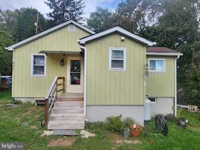 4435 Woodward Dr Mechanicsburg, PA 17050