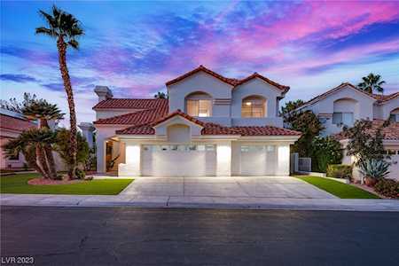 8132 Bay Harbor Dr Las Vegas, NV 89128