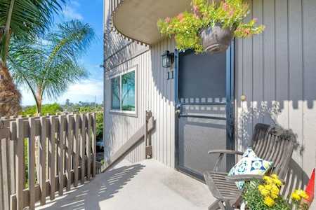 155 Rosebay Dr #11 Encinitas, CA 92024