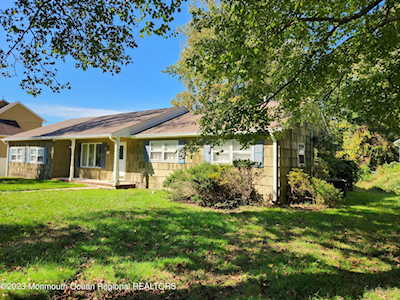 112 Euclid Ave Aberdeen, NJ 07747