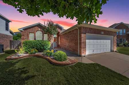 4008 Claymore Lane Fort Worth, TX 76244