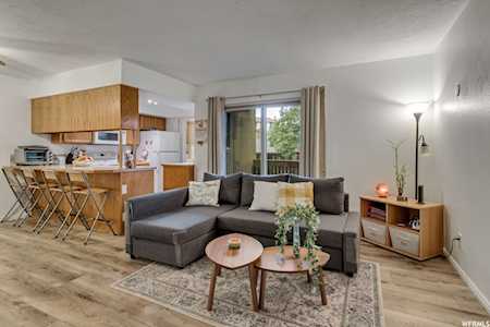 672 W Jefferson Cv Sandy, UT 84070