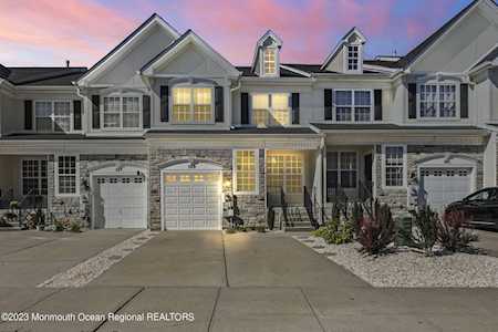 159 Brookfield Dr Jackson, NJ 08527