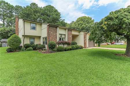 2412 Lakewood Ln Chesapeake, VA 23321