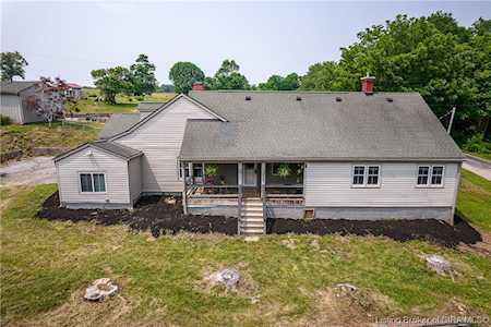 430 Scenic View Dr SE Laconia, IN 47135
