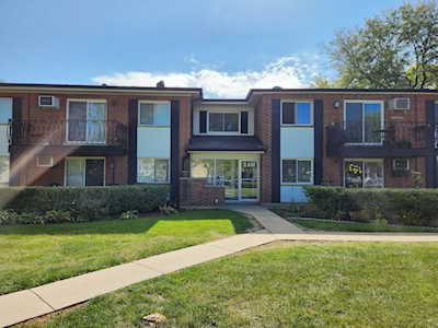 2431 E Brandenberry Ct #1N Arlington Heights, IL 60004