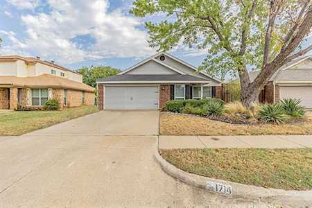 1714 Stoneway Drive Grapevine, TX 76051