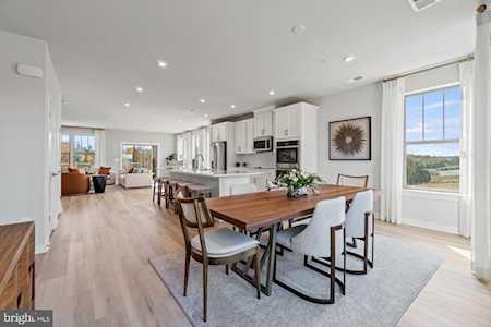 14164 Gypsum Loop Chantilly, VA 20151