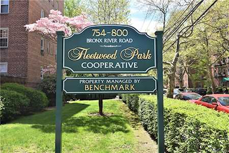 796 Bronx River Rd #B38 Bronxville, NY 10708