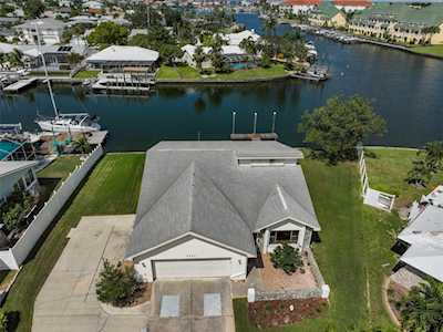 6303 Lake Sunrise Dr Apollo Beach, FL 33572