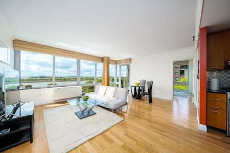 25 Hudson St #609 Jersey City, NJ 07302