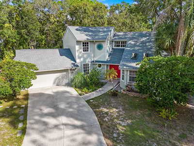 835 Hampton Wood Ct Sarasota, FL 34232
