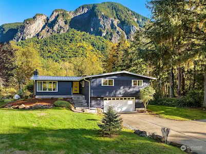7702 442nd Place SE Snoqualmie, WA 98065