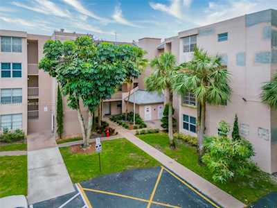 9481 Evergreen Pl #403 Davie, FL 33324