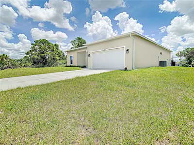 333 Evergreen St Punta Gorda, FL 33982