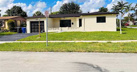 3131 NW 42 Nd St Lauderdale Lakes, FL 33309