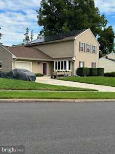 427 Narragansett Dr Cherry Hill, NJ 08002