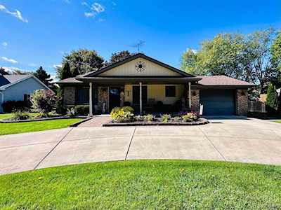5508 Colony Rd Grand Blanc Twp, MI 48439