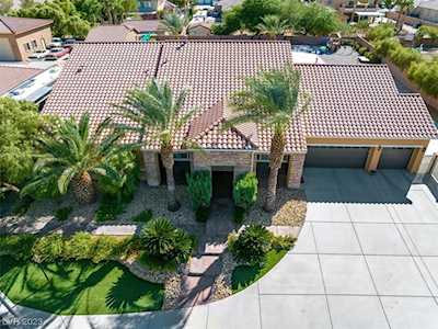 5545 Greeber Ct Las Vegas, NV 89131