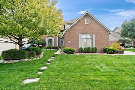 54680 Aurora Park Shelby Twp, MI 48316